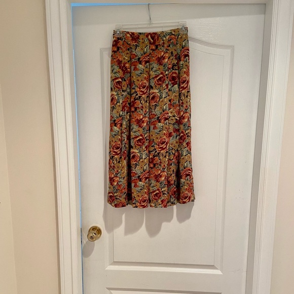 Vintage floral skirt with Rose print - Picture 2 of 6
